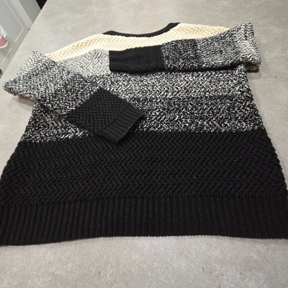 FOREVER 21 Women's Black Grey Cream Button-Down V-Neck Cardigan - Medium - Picture 3 of 15